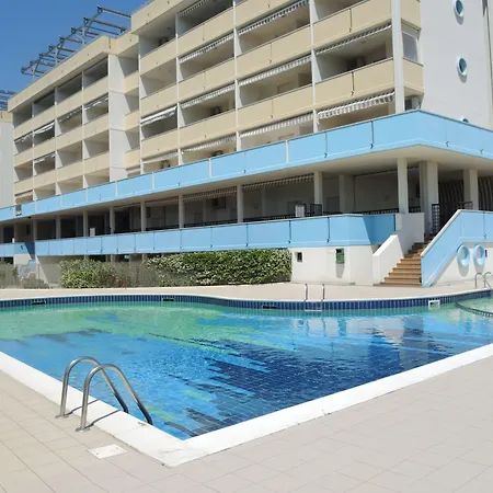 Apartment Modern Flat With Balcony-beahost
