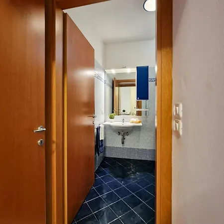 Modern Flat With Balcony-beahost